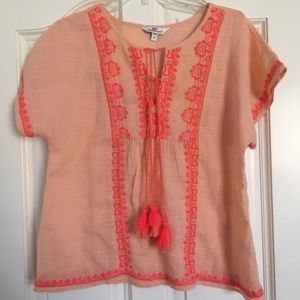 VINEYARD VINES Coral Split Neck Embroidered Top, S